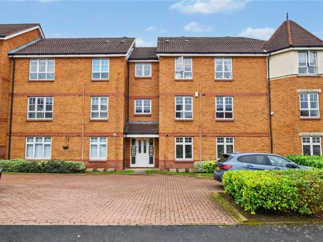 Flat for sale in Woodkirk, Leeds