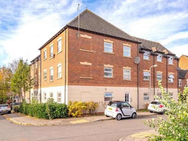 Flat for sale in Brambleside, Kettering