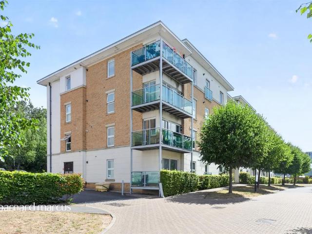 Flat for sale in Pachesham Park, Surrey