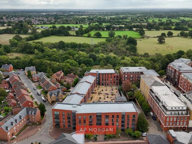 Flat for sale in Dickens Heath, West Midlands
