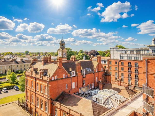 Flat for sale in Heigham Grove, East Bank