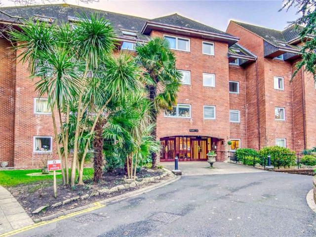 Flat for sale in Penn Hill, Poole