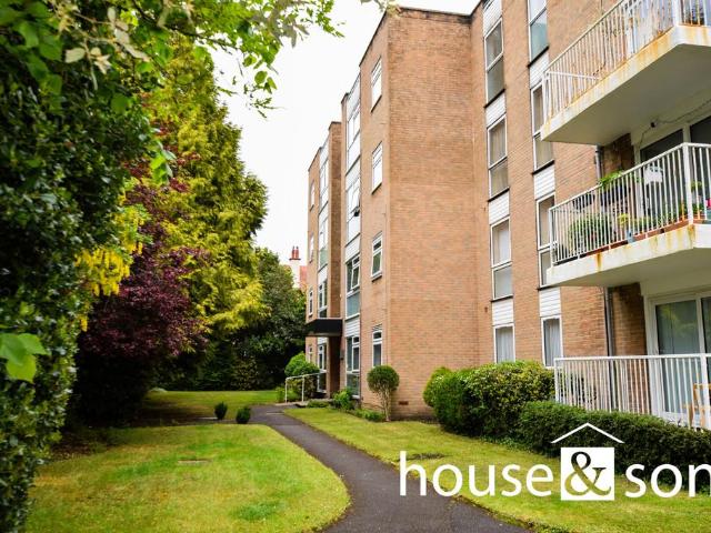 Flat for sale in Winton, Bournemouth