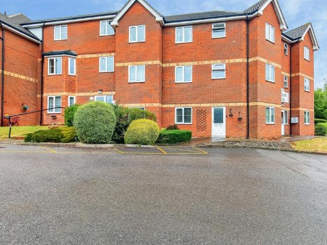 Flat for sale in Leisure Village, Kettering