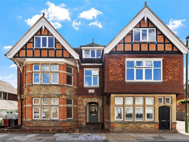 Flat for sale in Littlecote, West Sussex