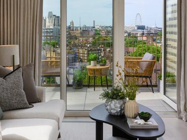 Flat for sale in Kennington Cross, Greater London