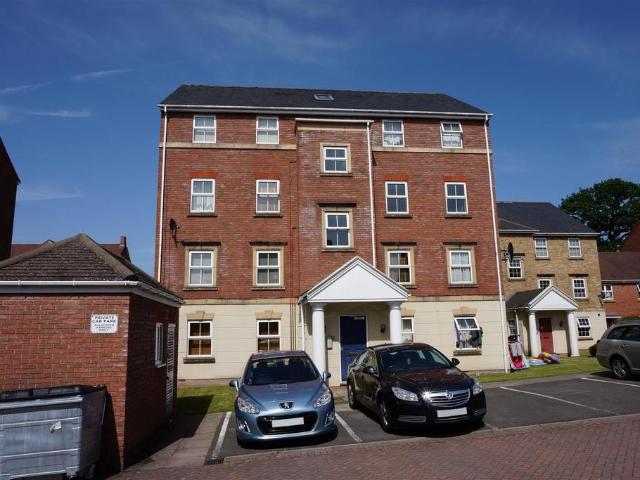 Flat for sale in Shirley, West Midlands