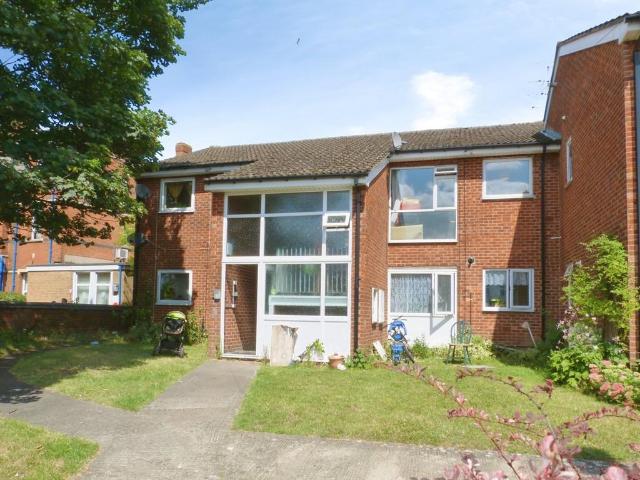 Flat for sale in Barton, Gloucester