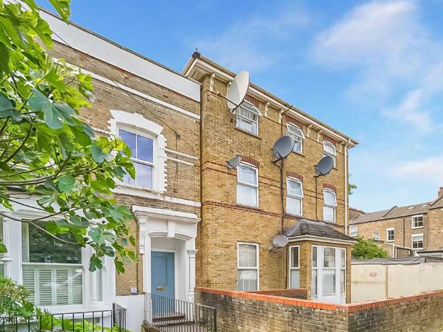 Flat for sale in West Hackney, Upper Clapton