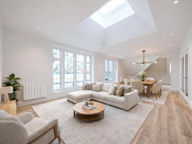 Flat for sale in Northwood, Greater London