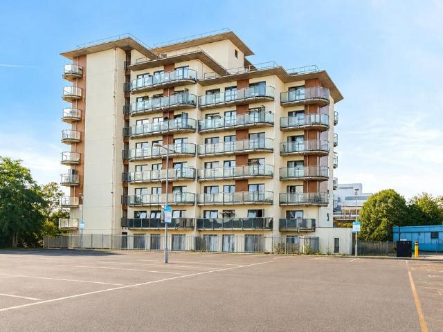 Flat for sale in Rush Green, Greater London