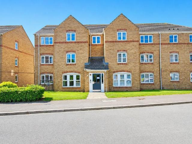 Flat for sale in Overslade, New Bilton