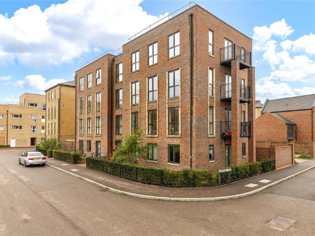 Flat for sale in Arbury, Cambridgeshire