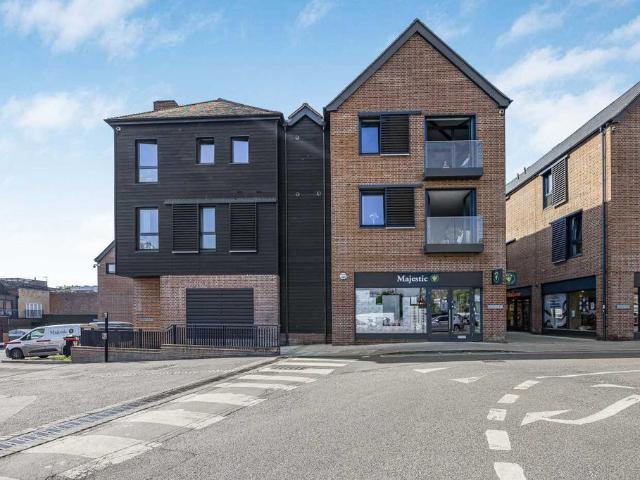 Flat for sale in Henley-on-Thames, Berrick Salome