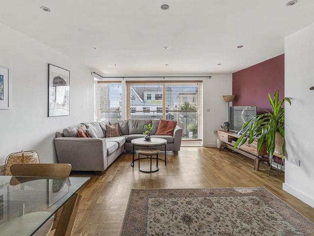 Flat for sale in Newquay, Cornwall