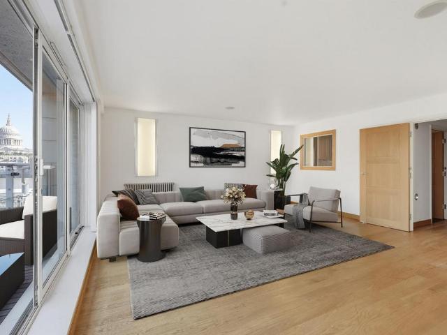 Flat for sale in The Borough, Greater London