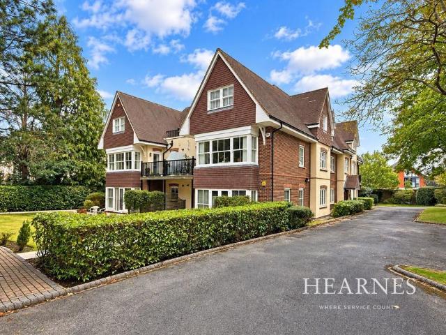 Flat for sale in Branksome Park, Poole