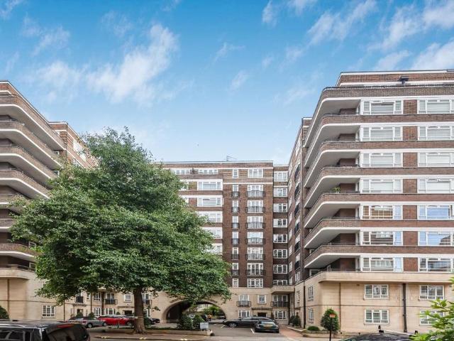 Flat for sale in Westminster, Greater London