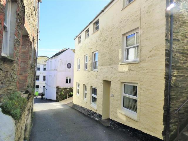Flat for sale in Fowey, Cornwall