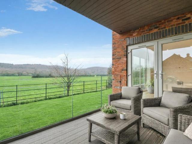 Flat for sale in Kettlebrook, Staffordshire