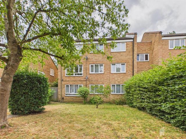 Flat for sale in Old Harlow, Harlow