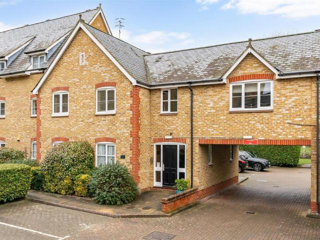 Flat for sale in Hertford, Colliers End