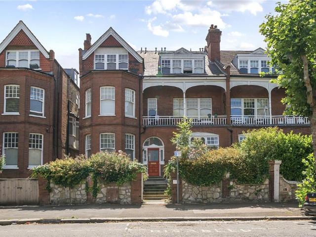 Flat for sale in Muswell Hill, Greater London