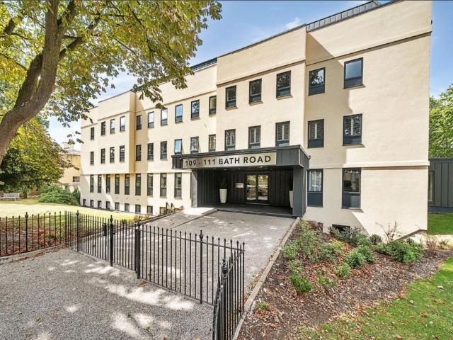 Flat for sale in Ewens Farm, Golden Valley