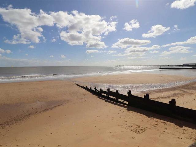 Flat for sale in Frinton and Walton, Dale Hill