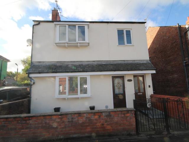 Flat for sale in Queensferry, Wales