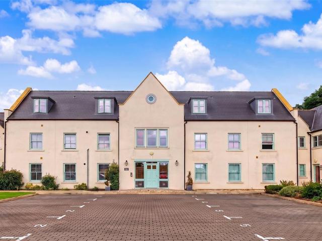 Flat for sale in Fossebridge, Gloucestershire