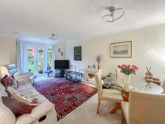 Flat for sale in Angmering, Clapham