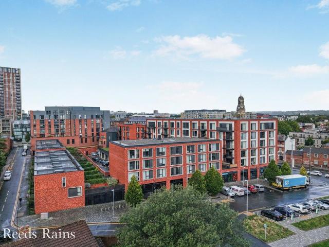 Flat for sale in City Centre, Salford