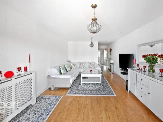 Flat for sale in Greater London