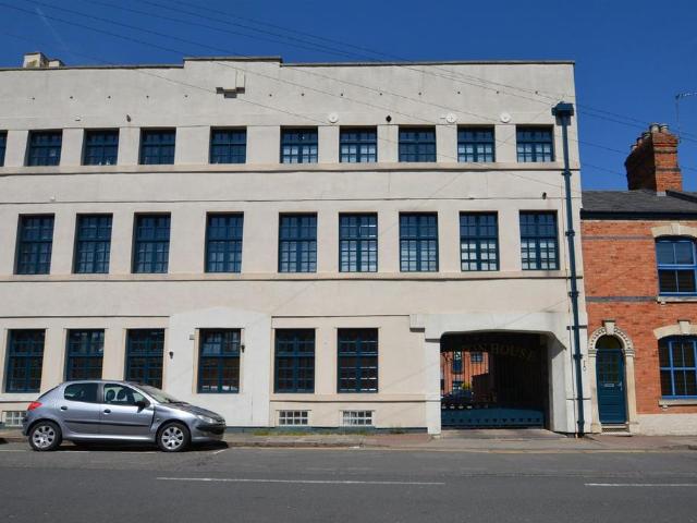 Flat for sale in Phippsville, Northampton