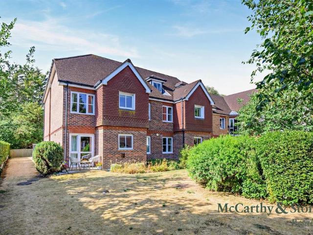 Flat for sale in Brackley, Northamptonshire