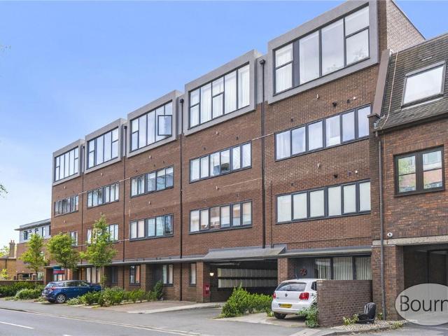 Flat for sale in Horsell, Woking