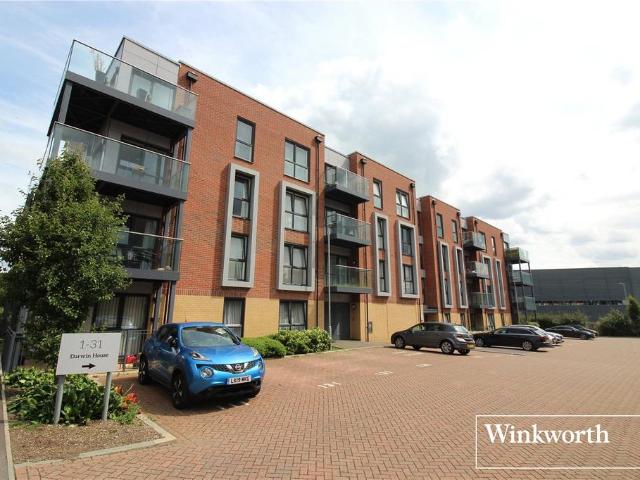 Flat for sale in Elstree and Borehamwood, Borehamwood