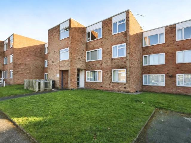 Flat for sale in Halesowen, West Midlands