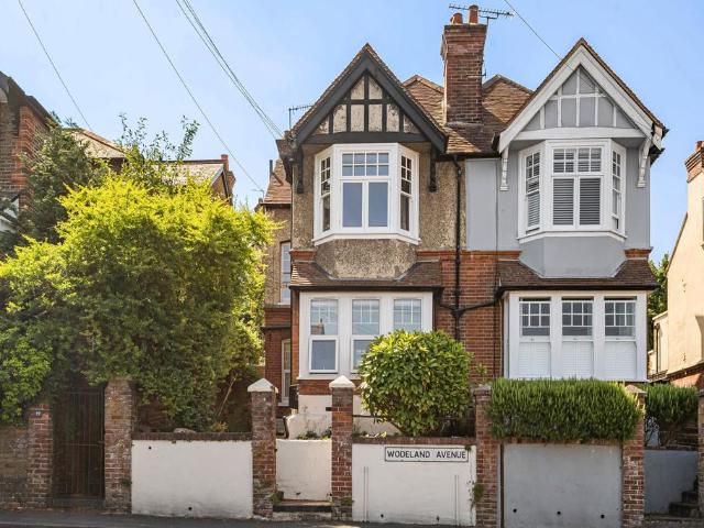 Flat for sale in Guildford Park, Westborough