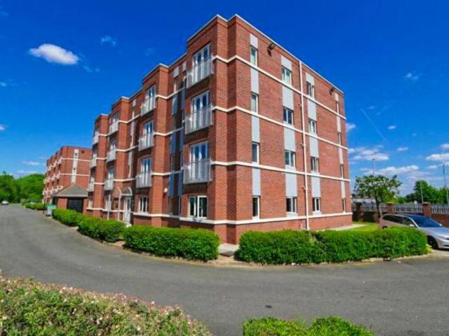 Flat for sale in Irlam, Salford