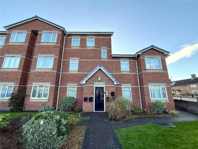 Flat for sale in Sandfield Park, Calderstones