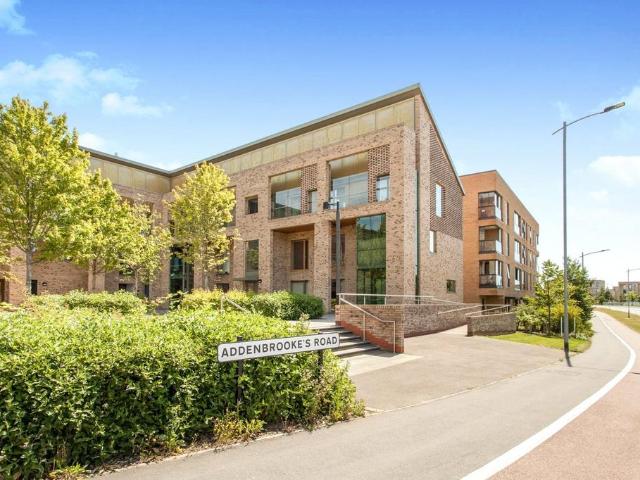 Flat for sale in Arbury, Cambridgeshire
