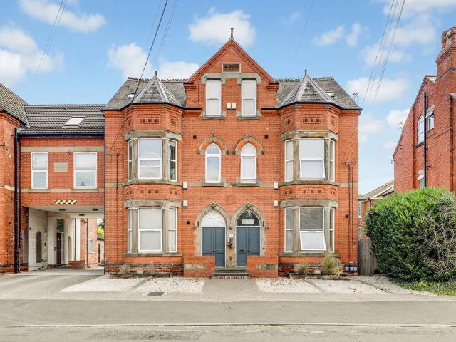 Flat for sale in Abbey Park, Barton In Fabis