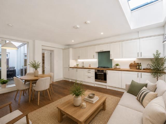 Flat for sale in London Borough of Merton, Merton Park