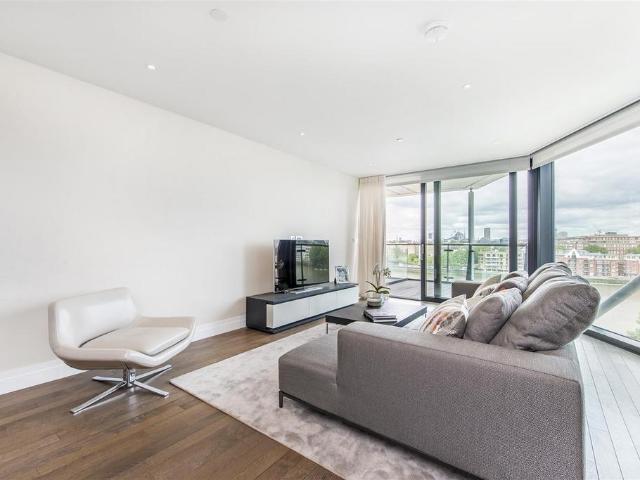 Flat for sale in Nine Elms, Greater London