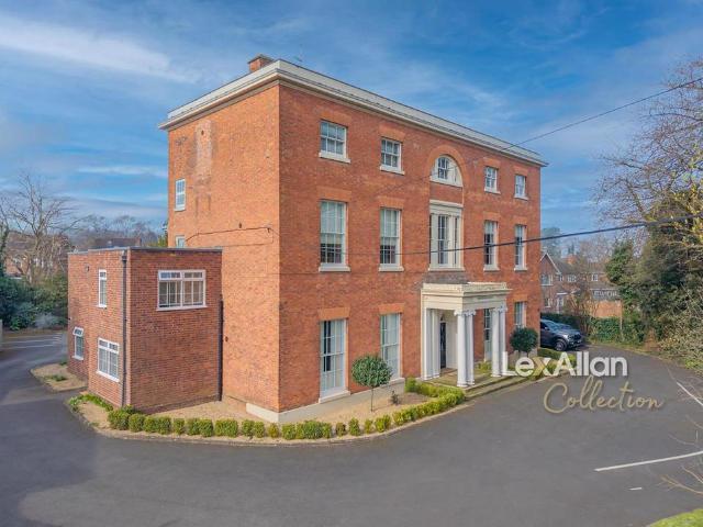 Flat for sale in Kingswinford, West Midlands