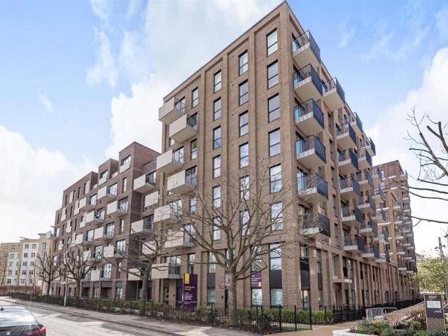 Flat for sale in Newtown, Reading