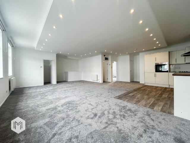 Flat for sale in Daisy Hill, Lee Bank