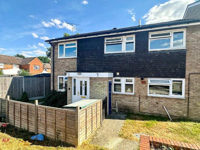 Flat for sale in Duton Hill, Essex